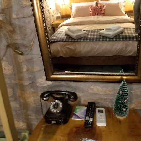 Appartement Αυθεντικό Πετρινο Στην Ναύπακτο à Nafpaktos Chambre photo