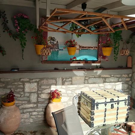 Appartement Αυθεντικό Πετρινο Στην Ναύπακτο à Nafpaktos Extérieur photo