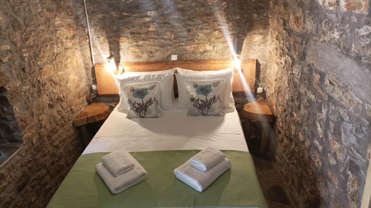 Appartement Αυθεντικό Πετρινο Στην Ναύπακτο à Nafpaktos Extérieur photo