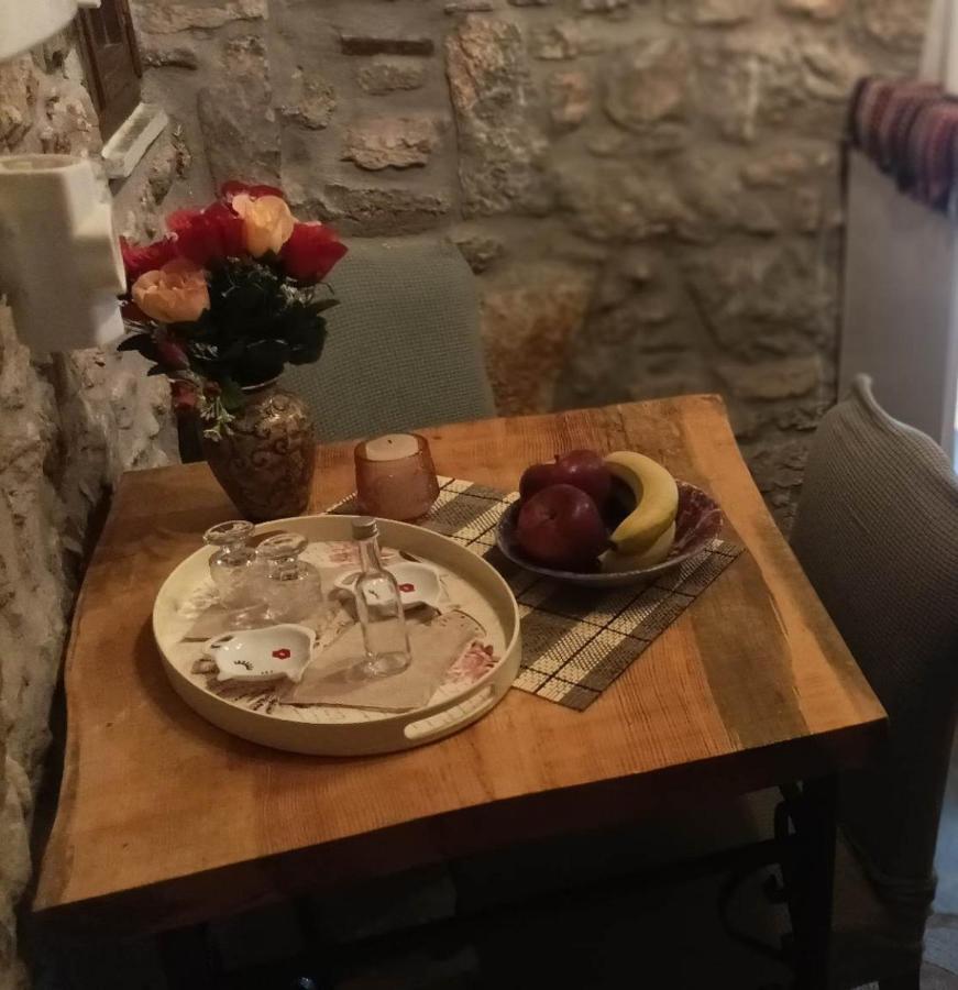 Appartement Αυθεντικό Πετρινο Στην Ναύπακτο à Nafpaktos Extérieur photo