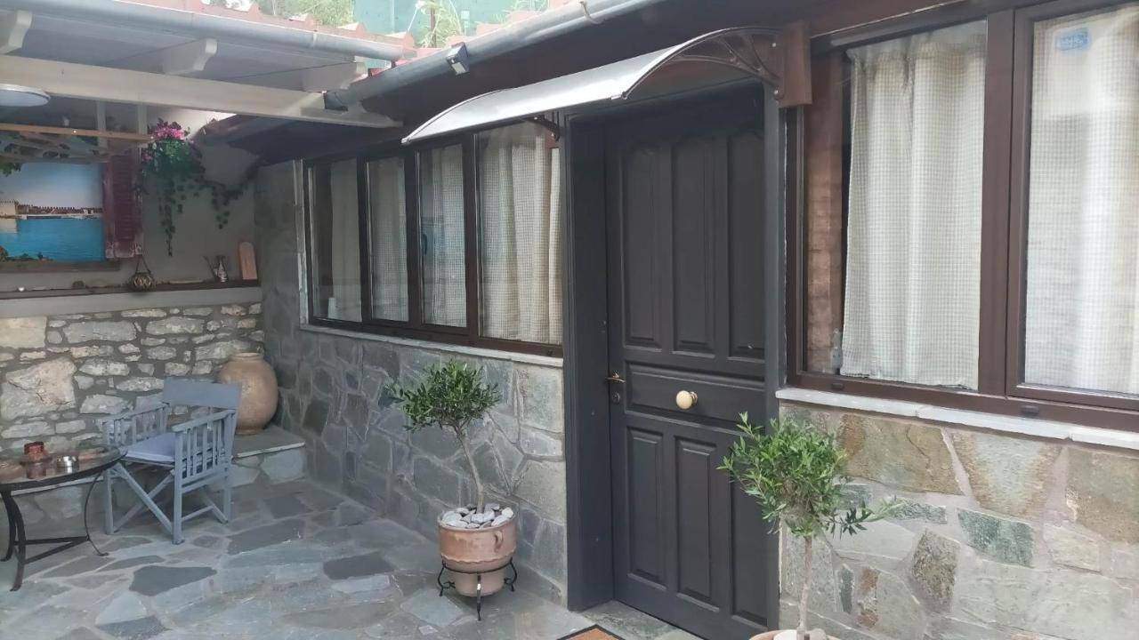 Appartement Αυθεντικό Πετρινο Στην Ναύπακτο à Nafpaktos Extérieur photo