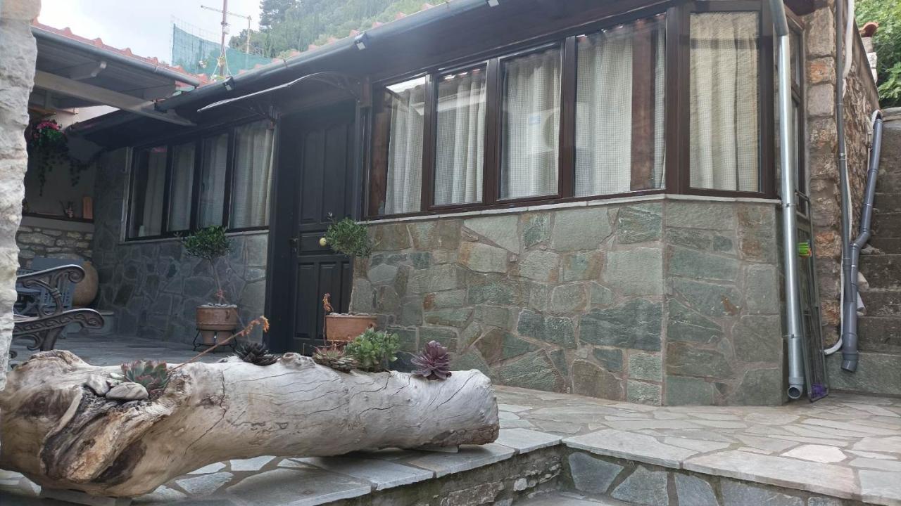 Appartement Αυθεντικό Πετρινο Στην Ναύπακτο à Nafpaktos Extérieur photo