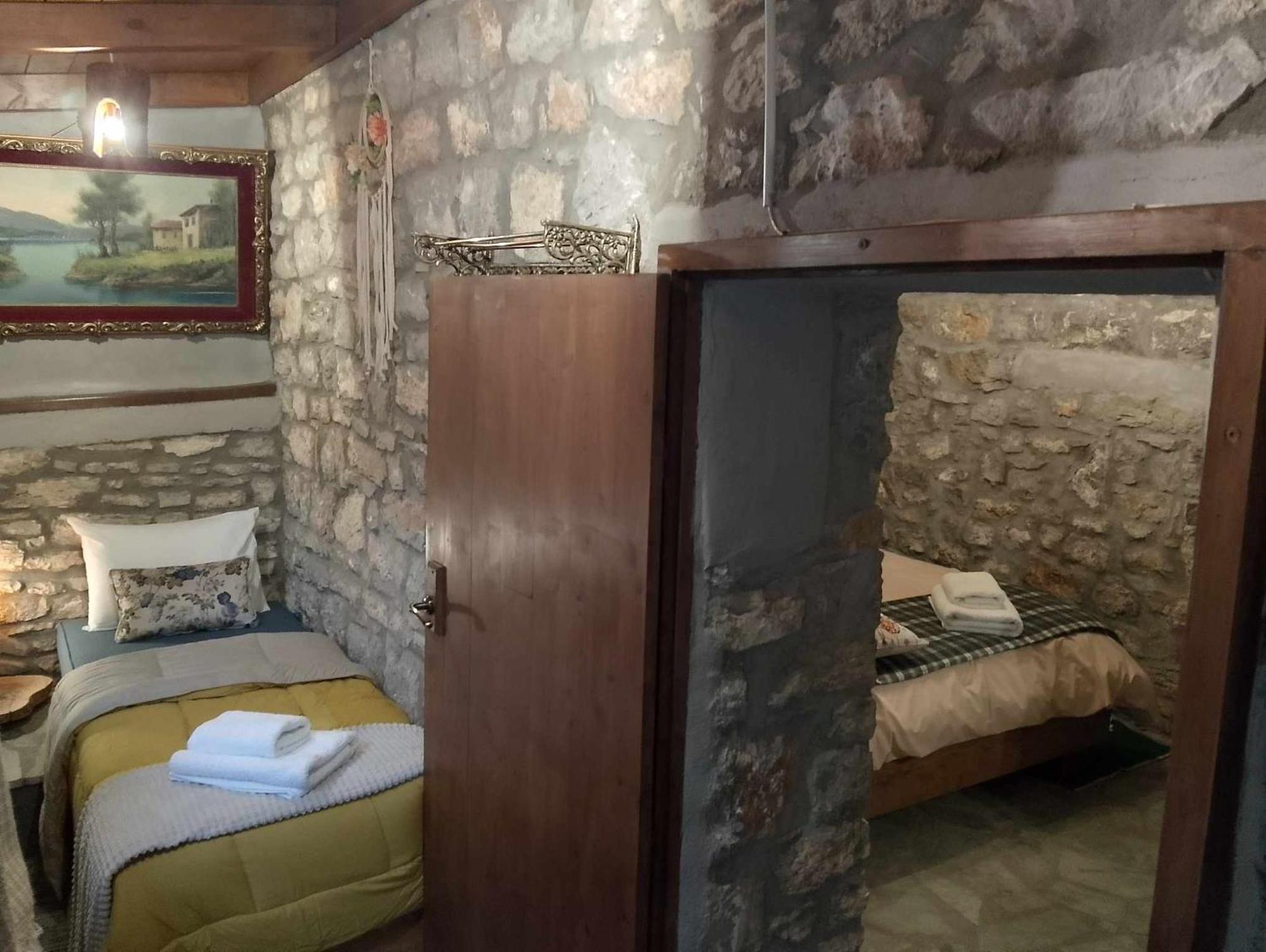 Appartement Αυθεντικό Πετρινο Στην Ναύπακτο à Nafpaktos Extérieur photo