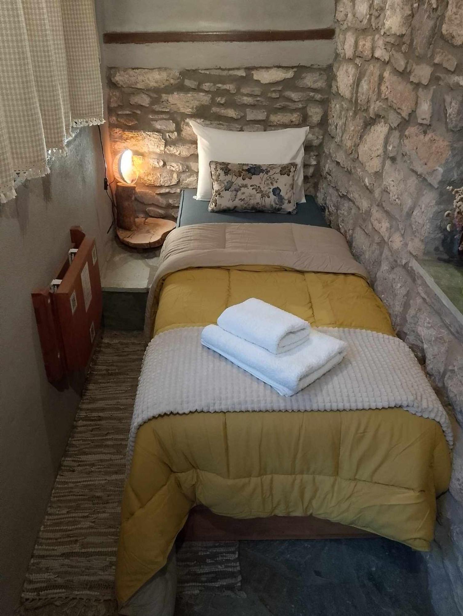 Appartement Αυθεντικό Πετρινο Στην Ναύπακτο à Nafpaktos Extérieur photo