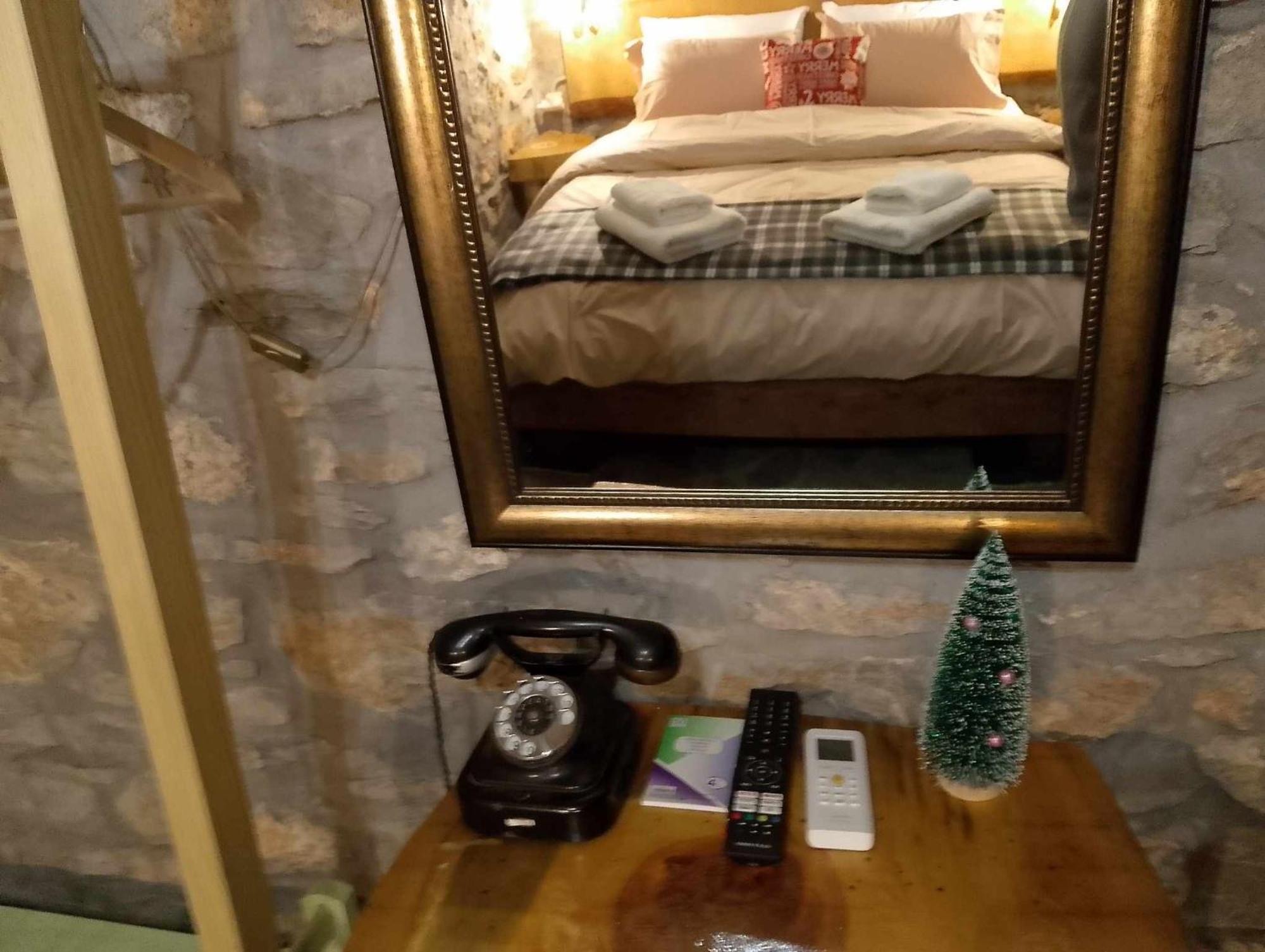 Appartement Αυθεντικό Πετρινο Στην Ναύπακτο à Nafpaktos Chambre photo